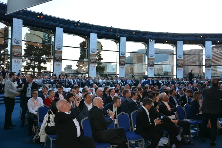 NEXUS AUTOMOTIVE INTERNATIONAL : l’invitation au voyage !